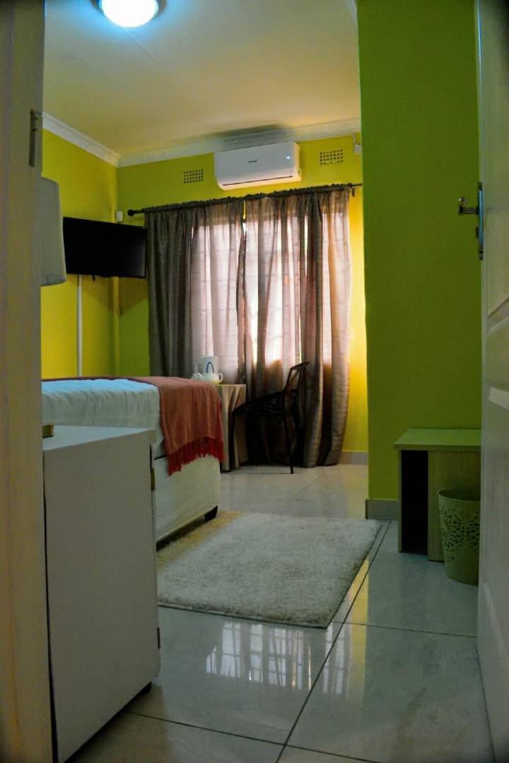 Mathlyn Guesthouse Gaborone Exterior foto